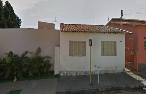 CASA COM EDÍCULA À VENDA NO CENTRO DE AVARÉ/SP